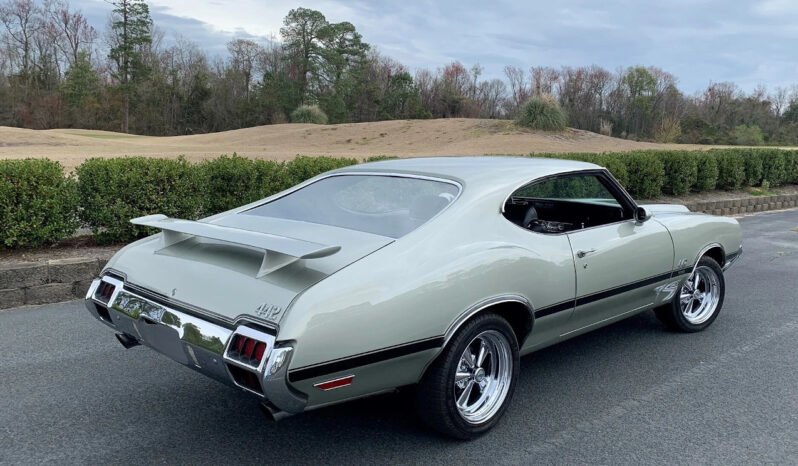 
								1970 Oldsmobile Cutlass V8 full									