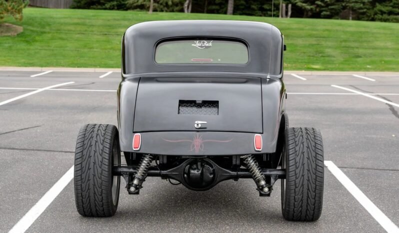 
								1933 Ford 5-Window Coupe V8 Hot Rod full									