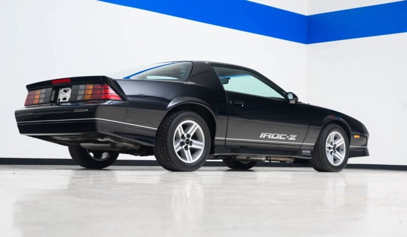 
								1987 Chevrolet Camaro Z/28 IROC-Z full									