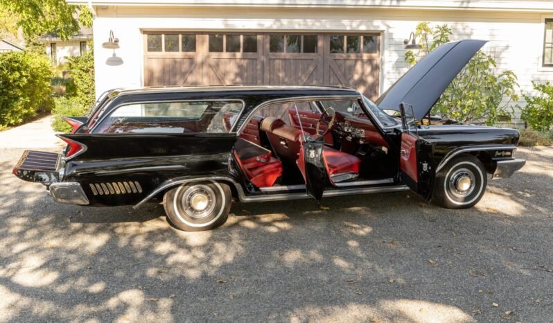 
								1961 Chrysler New Yorker Wagon V8 full									