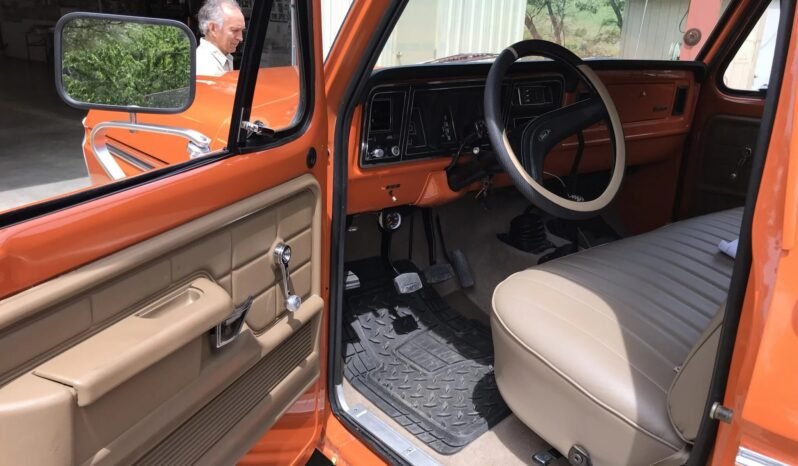 
								1974 Ford F-250 Custom Pickup Truck full									