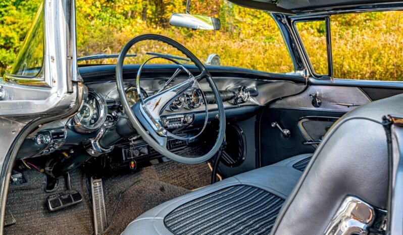 
								1958 Pontiac Bonneville full									