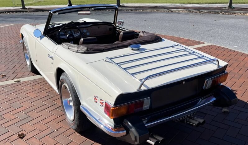 
								1975 Triumph TR6 White full									